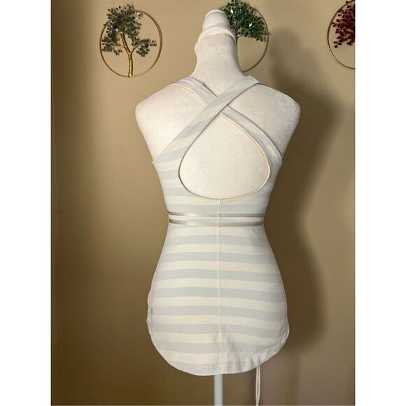 Lululemon Action Pale Blue White Silver Athletic Tank Top Size 4 - Picture 2 of 6